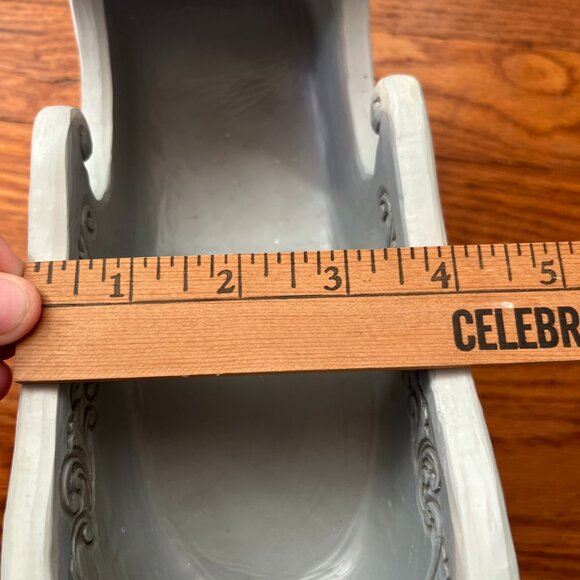 Jim Shore 2022 white woodland deer sleigh centerpiece - Picture 2 of 13